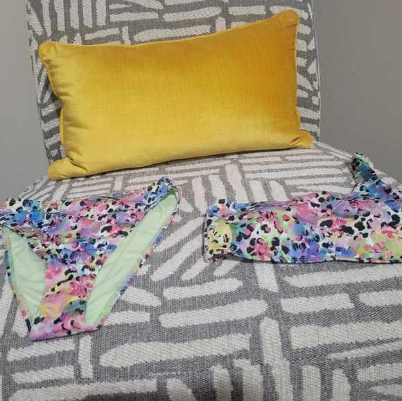 JUNIOR 2 Piece Multi color BIKINI  NWOT/Still has Hygiene Liner - Picture 2 of 5